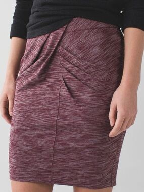 Lululemon & go where to skirt, size 8